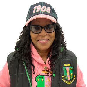 Gilet matelassé à capuche noir et vert AKA avec doublure en sherpa, veste d'hiver chaude décontractée pour femme avec accent rose - Product Image 2