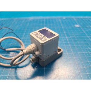 Pressostat numérique à vide SMC ZSE40-C4-22, utilisé comme pièce détachée pour équipement semi-conducteur d'occasion - Product Image 6