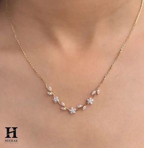 Collar de Lujo con Flores de Diamantes, Colgante Botánico de Diamantes en Oro Sólido, Joyería de Diamantes con Certificación IGI/GIA - Product Image 3