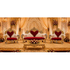 Juego de Sofás de Lujo en Forma de Corazón para Recepción de Bodas, Diseño en Dorado Brillante Tallado, para Eventos Nupciales, Hecho en EE. UU. - Product Image 1