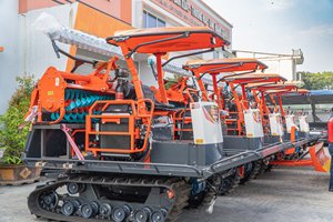 Tracteur chenillé HG80VN Turbo 80 CV 3-en-1 multifonction à chenilles en caoutchouc, machine agricole haute efficacité avec moteur et boîte de vitesses - Product Image 5