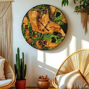 นาฬิกาแขวนผนังขนาดใหญ่ทำมือจากไม้มะกอกและมอส ตกแต่งด้วยงานศิลปะสีเขียวแบบชนบทพร้อมกรอบสีดำ - Product Image 3