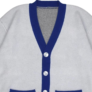 Cardigan en acrylique doux brodé du logo de la sororité ZPB, idéal pour les fraternités universitaires, les collèges et les écoles – Fabrication OEM/ODM - Product Image 5