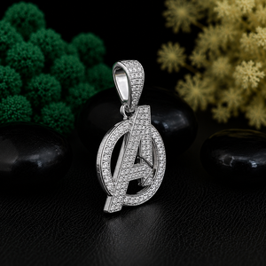 Collier avec pendentif logo Avengers, argent 925 plaqué rhodium, cristal strass, bijoux de luxe unisexe - Product Image 2