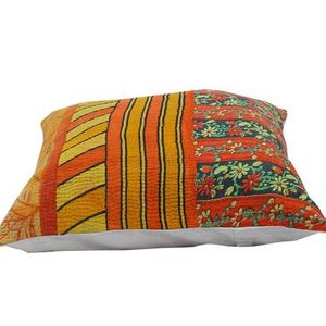 Funda de Cojín Vintage Kantha de Algodón Estampado de Lujo, Hermosa para Sofá y Sala de Estar - Product Image 3