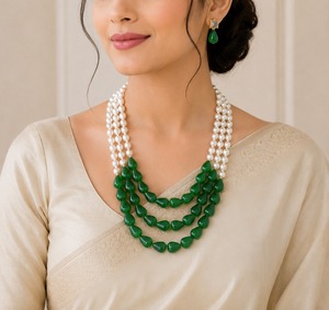 Collar de Perlas Blancas de 3 Capas de Lujo Vintage para Mujer, con Cuentas Verdes en Forma de Lágrima, Chapado en Oro, Conjunto de Joyería Elegante - Product Image 1
