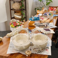 Panier à fleurs en rotin, élégant panier tissé blanc fait main avec nœud en ruban, panier décoratif durable pour mariage et événements