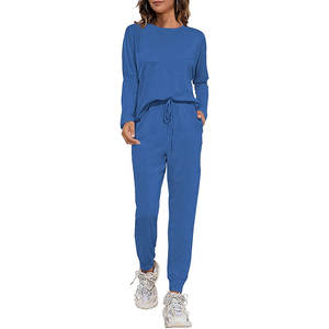 Nouvelle tendance 2026 : Ensemble de survêtement deux pièces pour femme, haut court personnalisé et pantalon de jogging rayé en velours, idéal pour la gym - Product Image 1