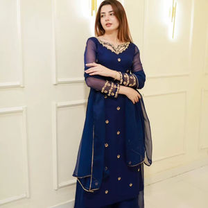 سلوار نسائي مطرز يدويًا بتصميم عصري وعرقي من قماش الجورجيت الصناعي الثقيل، مناسب لحفلات ديوالي والزفاف، للصيف والشتاء، انسيابي ومقاوم للتجاعيد. - Product Image 1