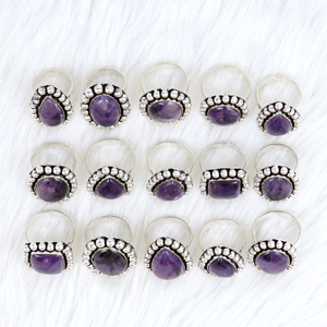 Bague artisanale en laiton vintage avec améthyste naturelle et perles, idéale pour les anniversaires et fiançailles féminines (vente en gros) - Product Image 6