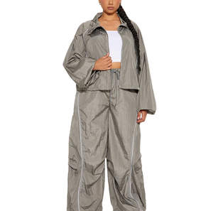 Low Price Lightweight Windbreaker Zipper Jacket Pant Set Ladies <b>Tracksuit</b> Women Wholesale Custom Waterproof Nylon <b>Tracksuit</b> - Product Image 1