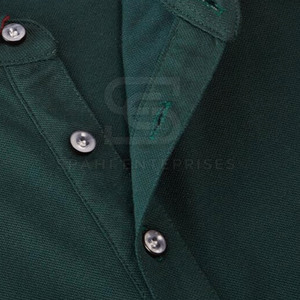 Chemises polo haut de gamme avec tissu doux et coupe confortable, idéales pour les tenues décontractées, les vêtements de bureau et le style de mode quotidien. - Product Image 2