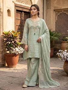 Ensemble Anarkali vert élégant brodé avec dupatta, tenue traditionnelle indienne et pakistanaise pour femme, coupe décontractée, toutes saisons - Product Image 2