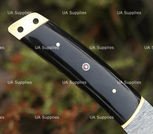 UA Supplies มีดเหล็กดามัสกัสตีขึ้นรูปด้วยมือขนาด 12 นิ้ว แบบดรอปพอยต์ แทงโต้ ด้ามจับทำจากเขาสัตว์และทองเหลือง จับถนัดมือ พร้อมปลอกหนัง - Product Image 2