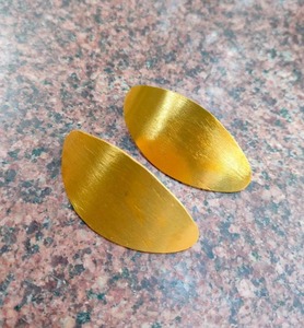 Boucles d'oreilles en laiton flexibles sur mesure, couleur unie, fabrication artisanale, vente en gros d'usine - Product Image 1