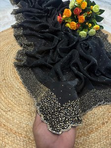 Nouveau design de sari long pré-plissé avec bordure fantaisie richement ornée de miroirs, idéal pour les soirées et les fêtes, avec pièce de chemisier assortie. - Product Image 5