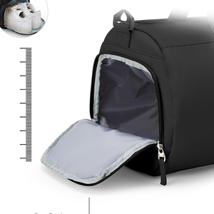 Bolsa Deportiva Ovalada Negra con Cierre de Cremallera, Asas Dobles, Bolsillo Delantero, Capacidad de 20-36L, Mochila Unisex para Entrenamiento - Product Image 4