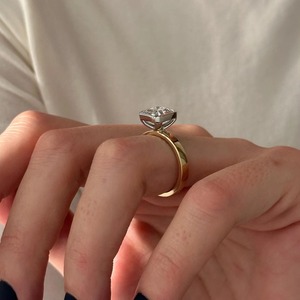 แหวนหมั้นเพชรทรงแอสเชอร์ 3 กะรัต เพาะเลี้ยงในห้องปฏิบัติการ ตัวเรือนทอง 14K ดีไซน์หรูหราเหนือกาลเวลา - Product Image 2