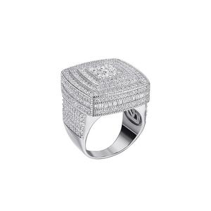 Anillo Cuadrado Ancho de Plata de Ley 925 con Diamante Cultivado en Laboratorio de Primera Calidad y Detalles de Piedras en Capas para Revendedores Mayoristas - Product Image 1