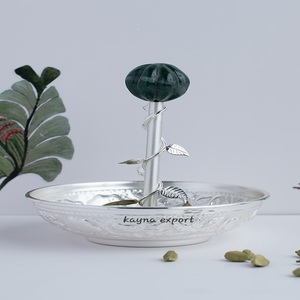 Elegante y Moderno Tazón de Metal Ecológico para Frutos Secos, con Asa de Piedra Verde, Diseño Glamuroso Hecho a Mano y Pulido, Ideal para Regalos de Boda de Lujo - Product Image 3