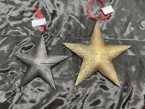 Adorno Navideño Metálico con Estrella en Relieve Hecho a Mano por Sonnet Decor, Decoración Colgante de Hierro con Diseño Duradero - Product Image 3