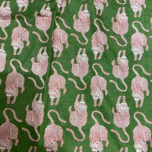 Tissu en coton durable de qualité export, non-tissé, géométrique abstrait, lavé, poids moyen, pour oreillers, robes, jupes et sacs pour filles et garçons - Product Image 3