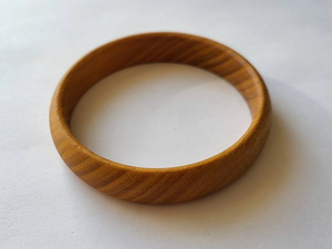 Bracelet en bois classique fait main, forme ronde lisse, couleur bois naturel, bijoux sur mesure par AFZA ENTERPRISES - Product Image 3