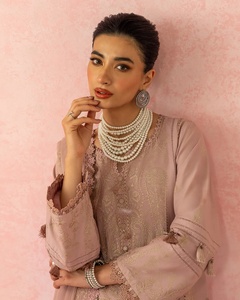 Magnifique Kurta Pakistanaise Formelle en Coton pour Toutes Saisons, Salwar Kameez Anti-Plis à Séchage Rapide pour Fêtes, Mariages et Diwali - Product Image 2