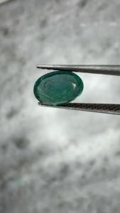 Émeraude ovale naturelle de 1,01 carat, provenant de Zambie, certifiée GIA, pierre précieuse verte, bijoux fins sur mesure, Jai Narayan Gems pour bague - Product Image 2