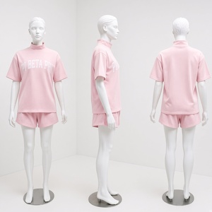 Ensemble 2 pièces personnalisé rose pour femme : T-shirt à col montant et short, imprimé lettres, coupe décontractée, en coton tricoté, idéal printemps-été - Product Image 1