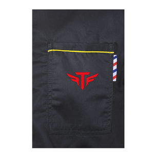 เสื้อแจ็คเก็ตช่างตัดผมมืออาชีพ Tactus Industries สำหรับผู้ชาย สีดำ แขนกุด มีกระเป๋า 2 ช่องสำหรับใส่เครื่องมือช่างตัดผม ผ้าแคนวาสระบายอากาศได้ดี แบบสวมใส่ได้ทางเดียว - Product Image 4