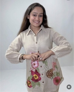 Conjunto Elegante de Dos Piezas para Mujer con Patrón Sólido, Camisa de Manga Tres Cuartos con Cuello Mandarín y Pantalones Anchos (100% Algodón Orgánico) Casual - Product Image 3