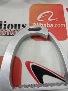 Étriers de sécurité équestres personnalisés en aluminium pour chevaux, légers, à large surface d'adhérence, fabricant OEM ODM sous marque privée - Product Image 2