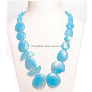 Collier Géométrique en Résine de Qualité Supérieure au Design Chic pour Femme, Bijou Tendance pour Soirée, Style Amour - Product Image 1