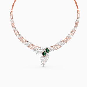 Collar con forma de hoja con diamante cultivado en laboratorio de 6.81 quilates en oro amarillo, blanco y rosa de 9 quilates - Product Image 1