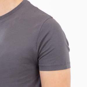 T-shirt surdimensionné pour homme en coton 100% personnalisé - Tissu durable, confortable, coupe ajustée, respirant et à séchage rapide OEM ODM - Product Image 4