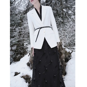 Nuevos Blazers Elegantes para Mujer ODILE, BLAZER DE DOBLE CAPA, Color Sólido, 650 gramos, Mangas Largas, con Cinturón Refinado, Blanco - Product Image 2