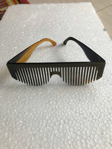 Cepillo para el Cabello Multifuncional Personalizado con Forma de Gafas de Sol, Peine para Piojos con Logotipo Personalizado, Duradero, No Tóxico para Uso Doméstico - Product Image 2