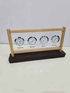 Horloge de bureau personnalisée avec fuseaux horaires mondiaux – Horloge de table en bois et acrylique avec logo personnalisé - Product Image 3