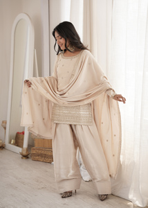 Ensemble de vêtements festifs pour femmes, tunique en soie romaine de luxe, pantalon Farshi, broderie Dori, bordure à sequins, écharpe, finitions cousues - Product Image 4