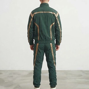 Conjunto de Chaqueta y Pantalones Deportivos Holgados con Bloques de Color Personalizados, Estilo Urbano Oversize, Cortavientos con Cremallera y Pantalones Jogger Anchos de Nylon - Product Image 6