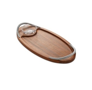 Bandeja de madera premium diseñada para el servicio de desayuno y ocasiones gastronómicas, que ofrece una artesanía refinada y una utilidad duradera. - Product Image 3