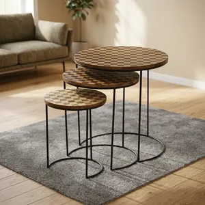 Ensemble de 3 tables gigognes modernes en fer et bois peintes, plateau rond en bois à motif damier, structure en métal noir, meubles de salon - Product Image 4
