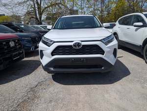 Toyota RAV4 XLE AWD d'occasion 2025 - Product Image 1