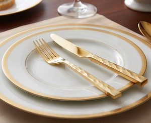 Juego de cubiertos dorados de 5 piezas, elegante juego de cubiertos con mango martillado, apto para lavavajillas, para bodas, cenas formales y restaurantes. - Product Image 2