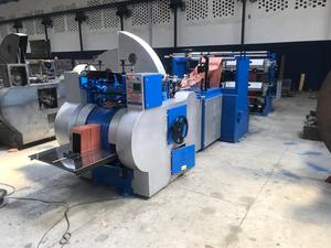 Máquina para Hacer Bolsas de Papel para Lavandería con PLC y Componentes Centrales del Motor, Alta Velocidad 180 piezas/min para la Fabricación de Bolsas de Compra - Product Image 2