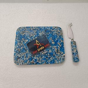 Tablas de queso de terrazo aptas para alimentos con juego de cuchillos para mantequilla, resina epoxi con diseño de piedras incrustadas, tabla de cortar queso. - Product Image 5