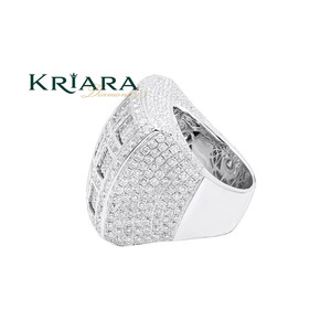 Bague de cocktail unisexe de luxe en argent plaqué 925 pour homme, sertie de pierres de laboratoire taille brillant ronde et pavé géométrique - Product Image 4