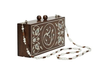 Pochette de soirée de luxe faite à la main en nacre pour femme, incrustation de coquillages naturels, chaîne détachable - Product Image 4