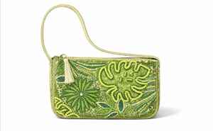 Sac à bandoulière en coton brodé de fleurs vertes fait main avec perles, mini sac à main tendance pour femme, design élégant, collection printemps - Product Image 4